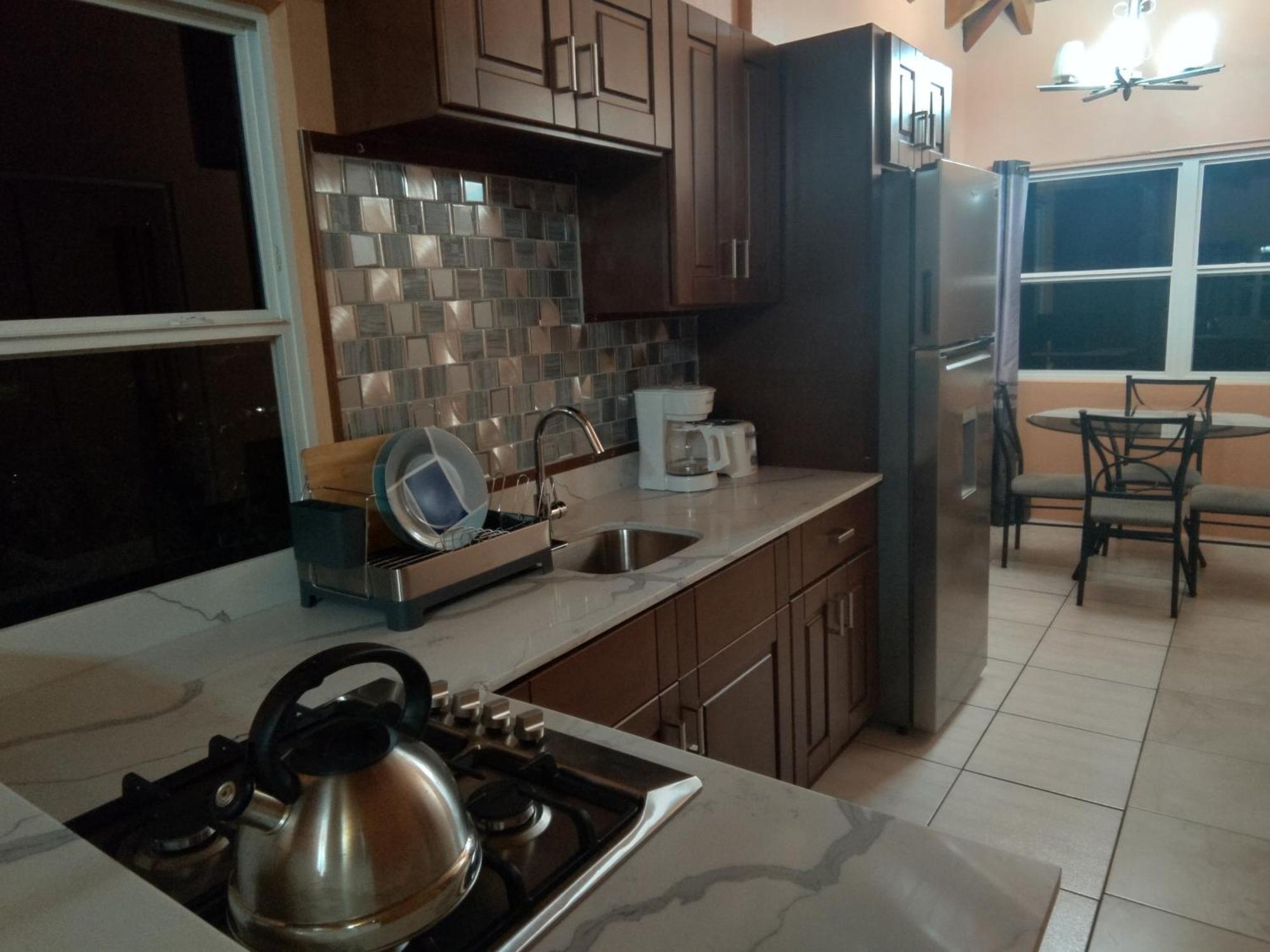 Zeus Estate Guesthouse St. John's Екстер'єр фото