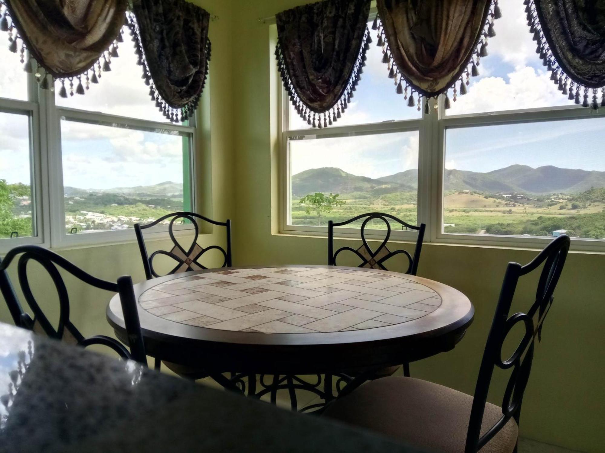 Zeus Estate Guesthouse St. John's Екстер'єр фото