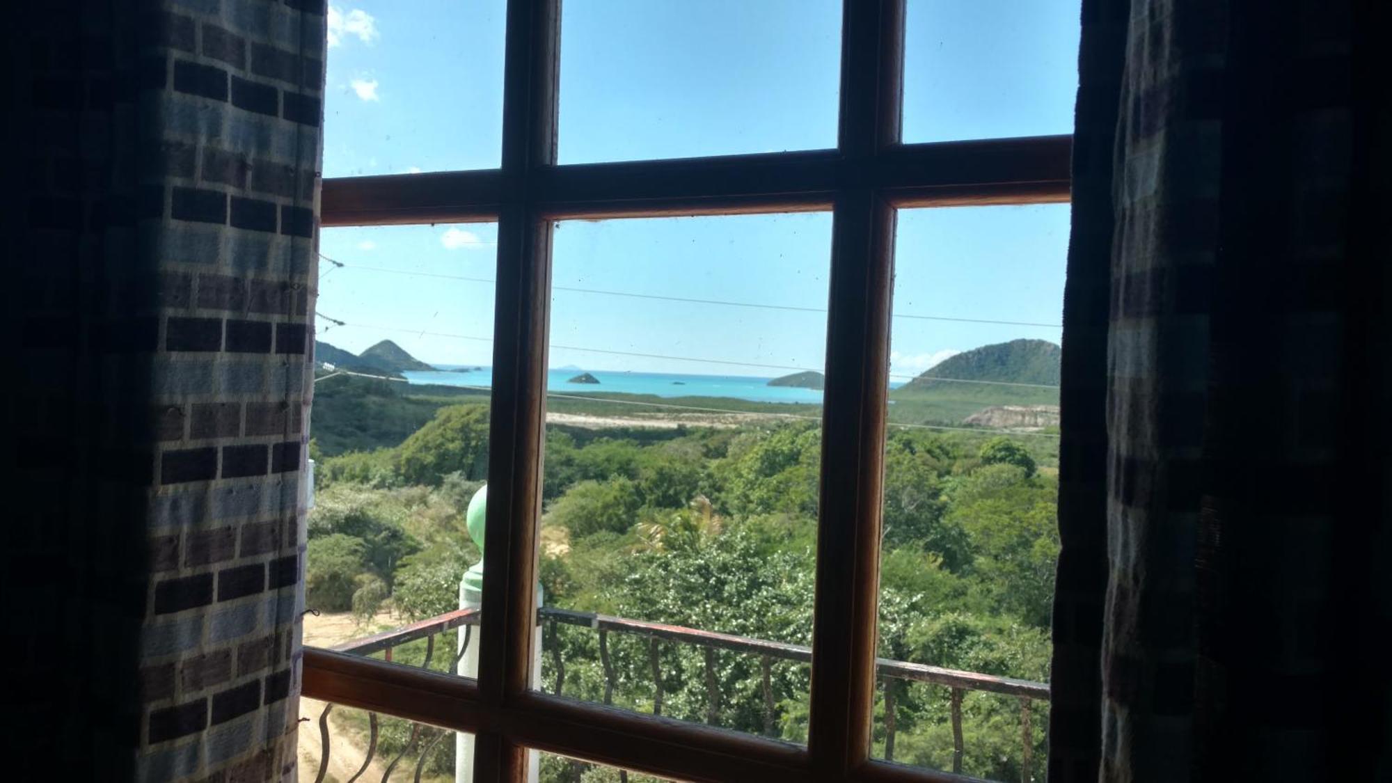 Zeus Estate Guesthouse St. John's Екстер'єр фото