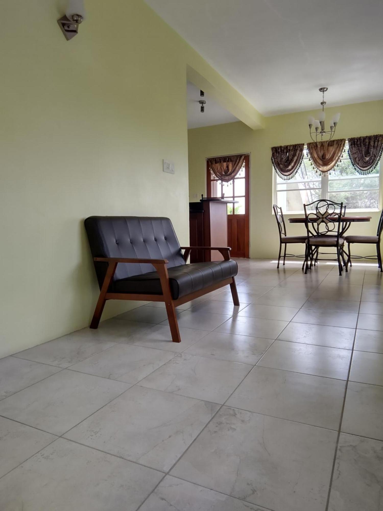Zeus Estate Guesthouse St. John's Номер фото